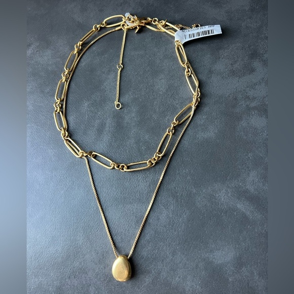 Madewell Muse Pendant Necklace Set in Gold 48$ - Picture 5 of 5
